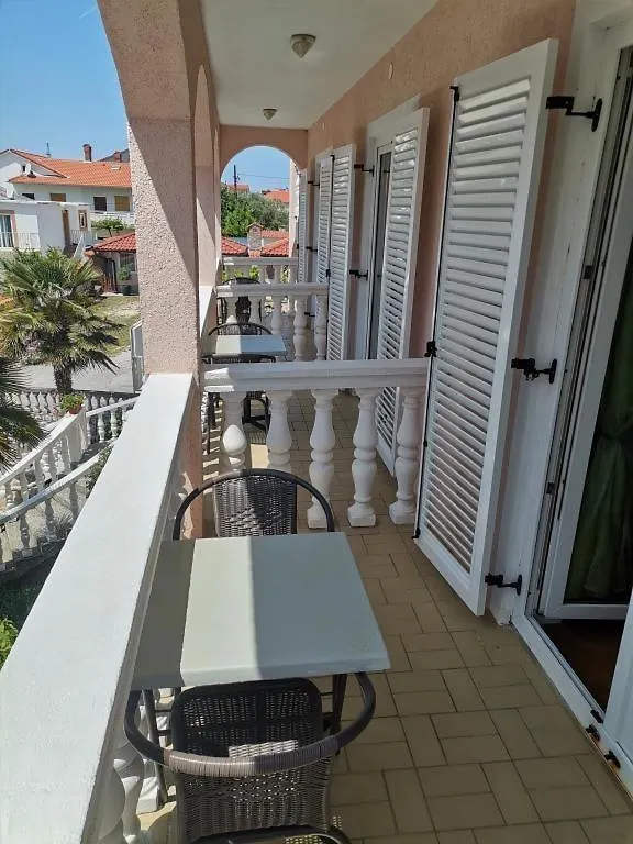 Room In Lopar With Balcony, Wifi 4620-94
